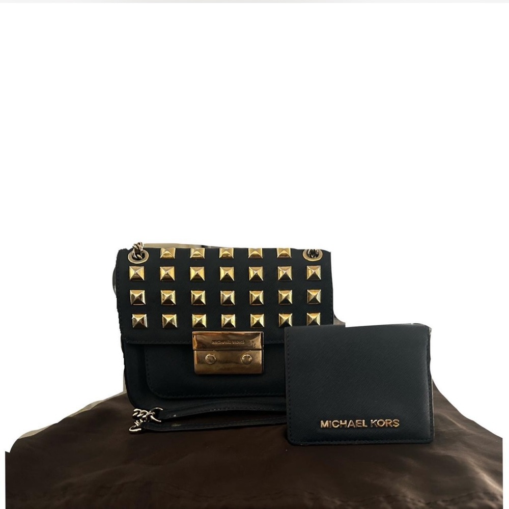 Authentic Michael Kors chain mail bag with wallet set